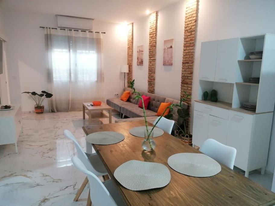 Apartment Living 2 *